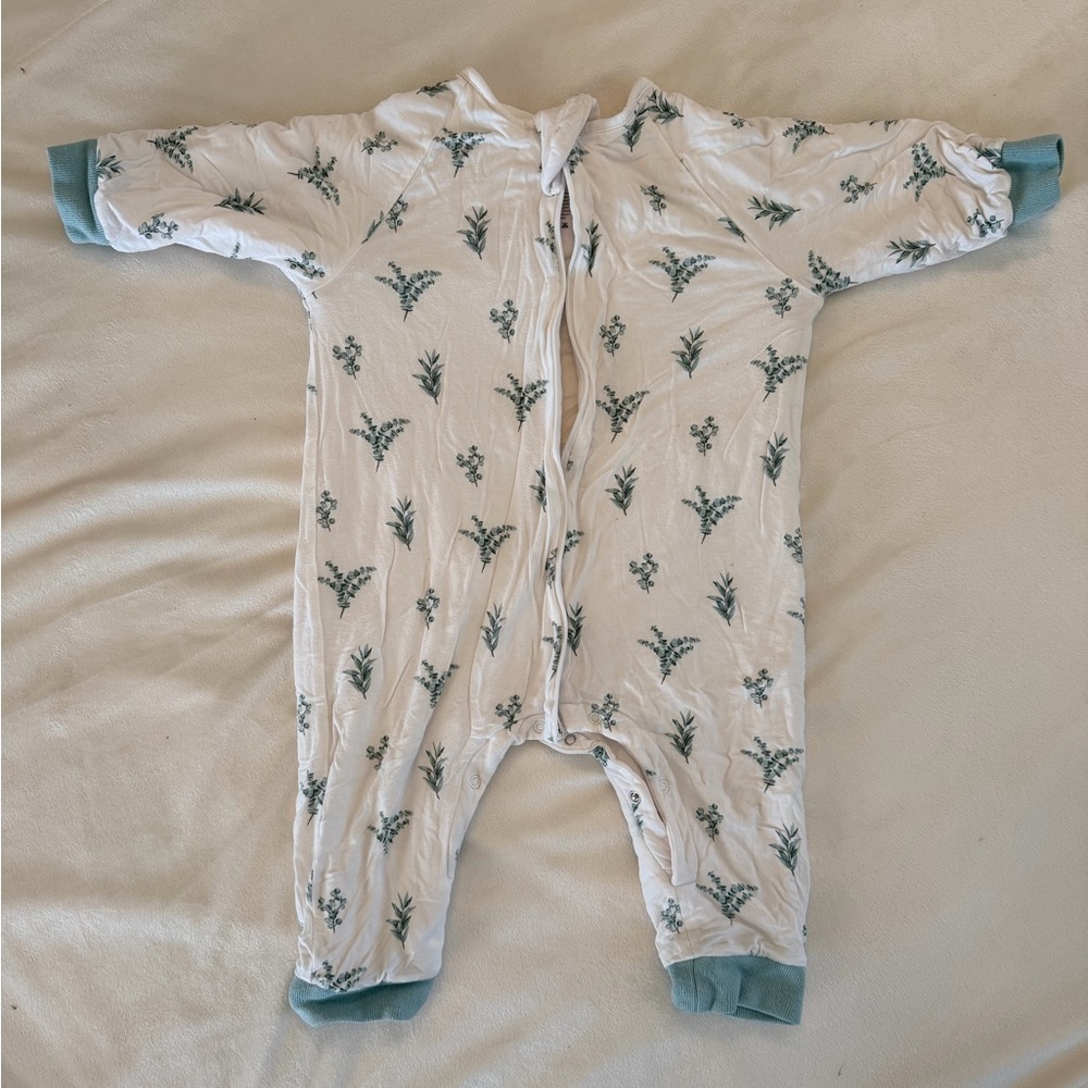 Kyte BABY White and Green Kids One Piece Footie